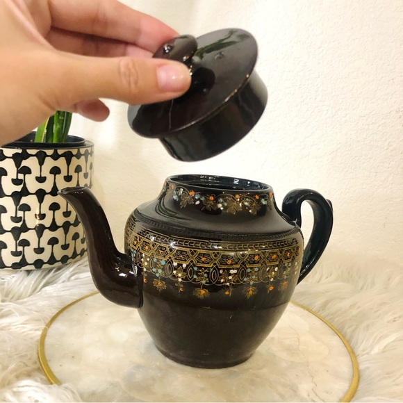 Vintage Ceramic Tea Pot - Picture 6 of 7